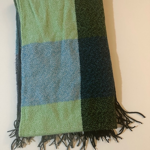 Elegant Green and Blue Checkered Scarf - Picture 1 of 2